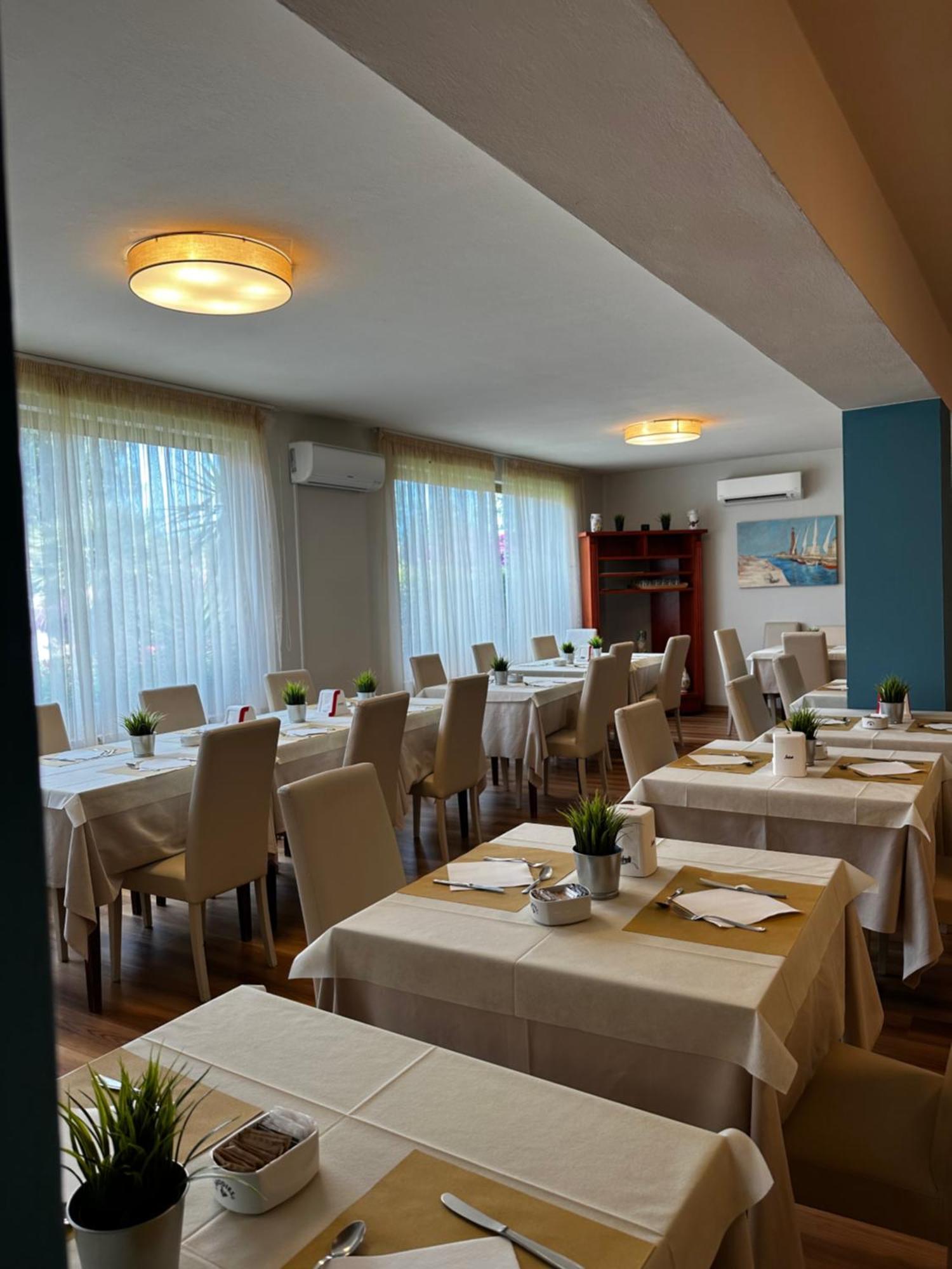 PFA Hotel Ginevra Cavo Extérieur photo