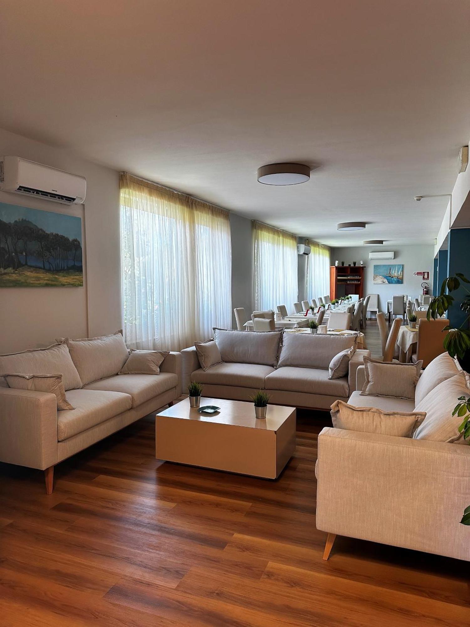 PFA Hotel Ginevra Cavo Extérieur photo